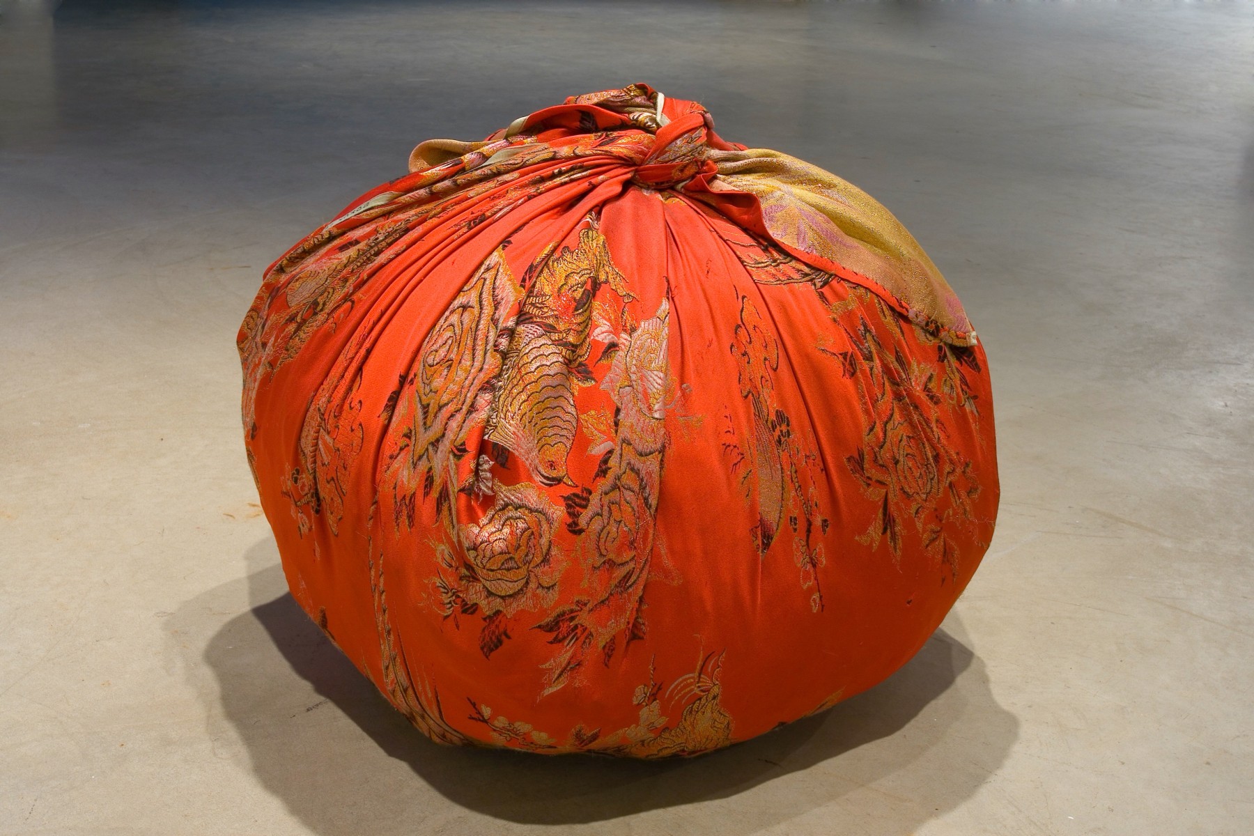 <span class='caption-artist'>Kimsooja</span>, <span class='caption-title'>Bottari</span>, <span class='caption-year'>2007</span>